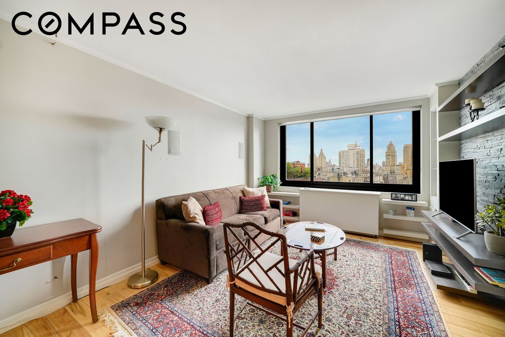 2025 Broadway, Unit 24F photo 3