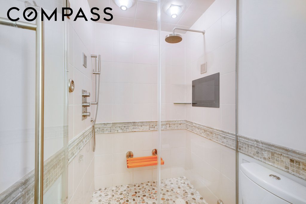 2025 Broadway, Unit 24F photo 9