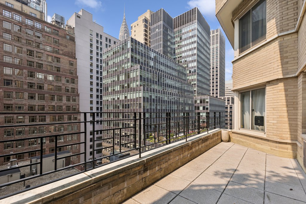 225 East 46th Street, Unit 11E