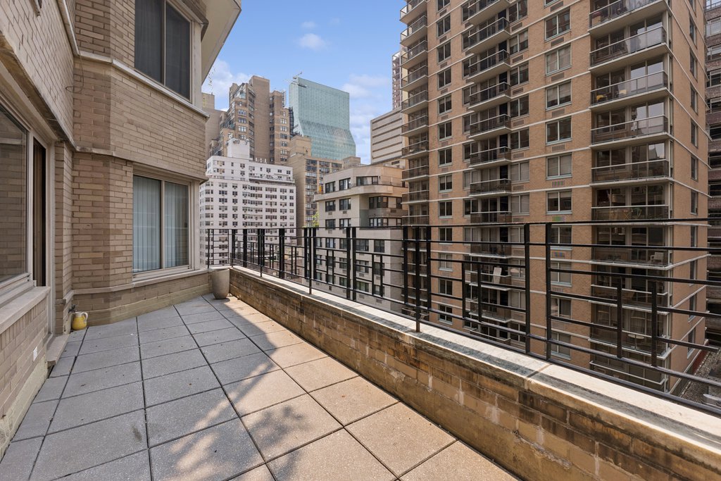 225 East 46th Street, Unit 11E photo 3
