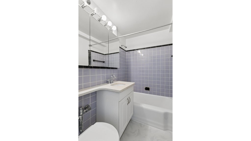 225 East 46th Street, Unit 11E photo 5