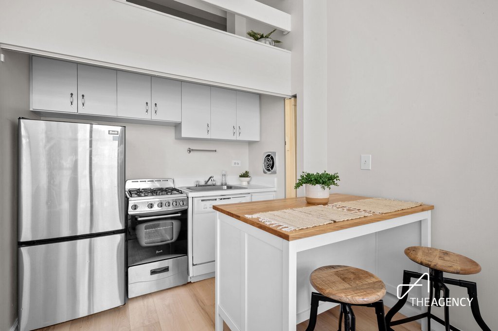 350 East 62nd Street, Unit 3N photo 2