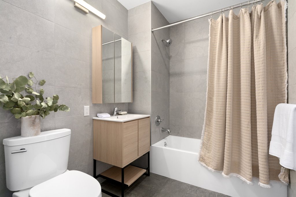 4-34 26th Avenue, Unit 520 photo 4