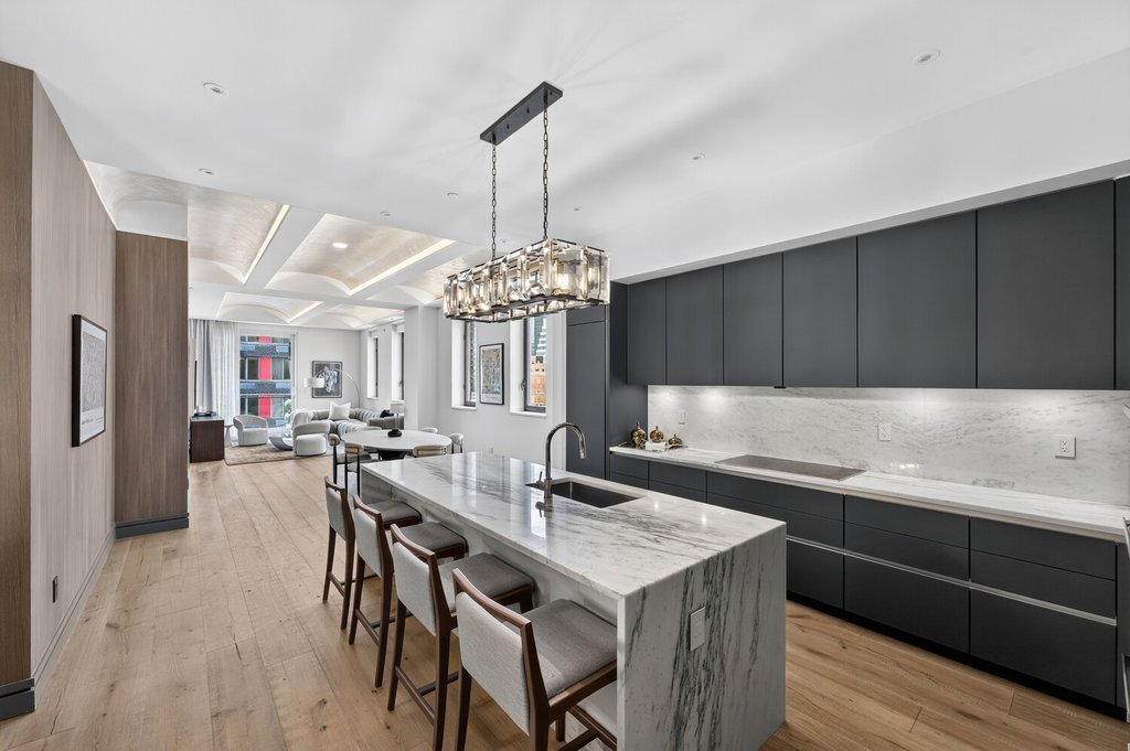 305 East 61st Street, Unit 702 photo 3