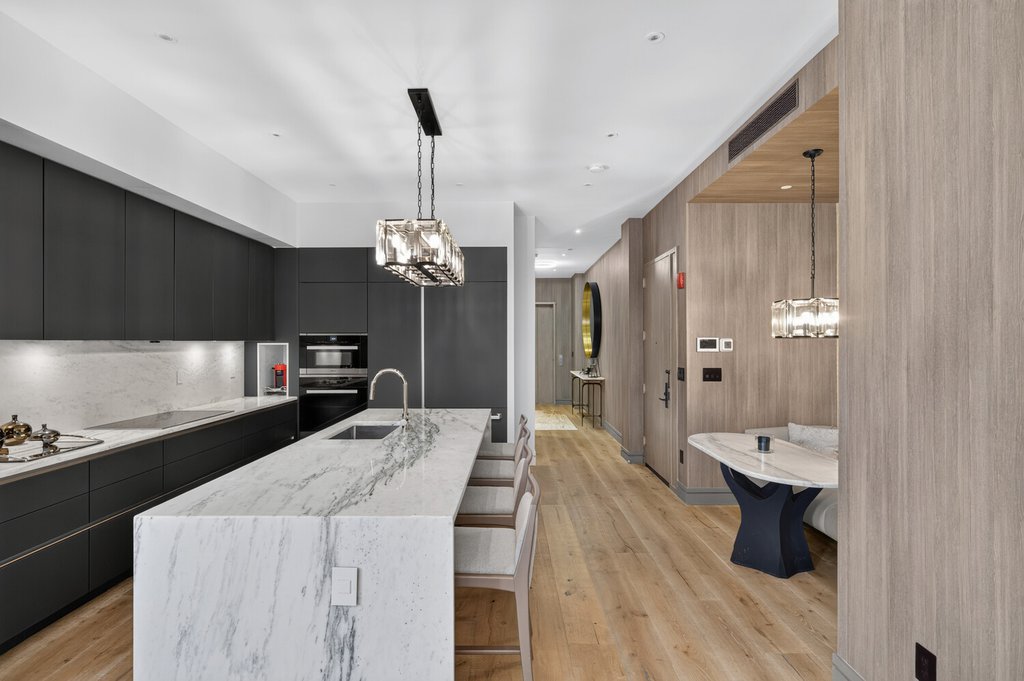 305 East 61st Street, Unit 702 photo 4