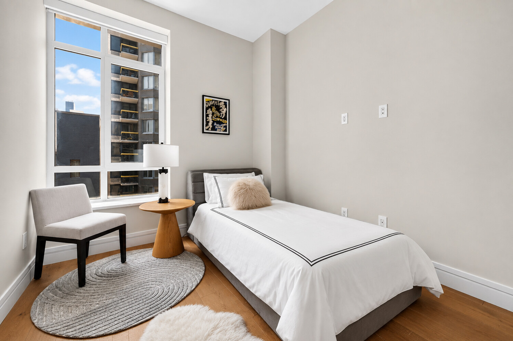 305 East 61st Street, Unit 702 photo 8