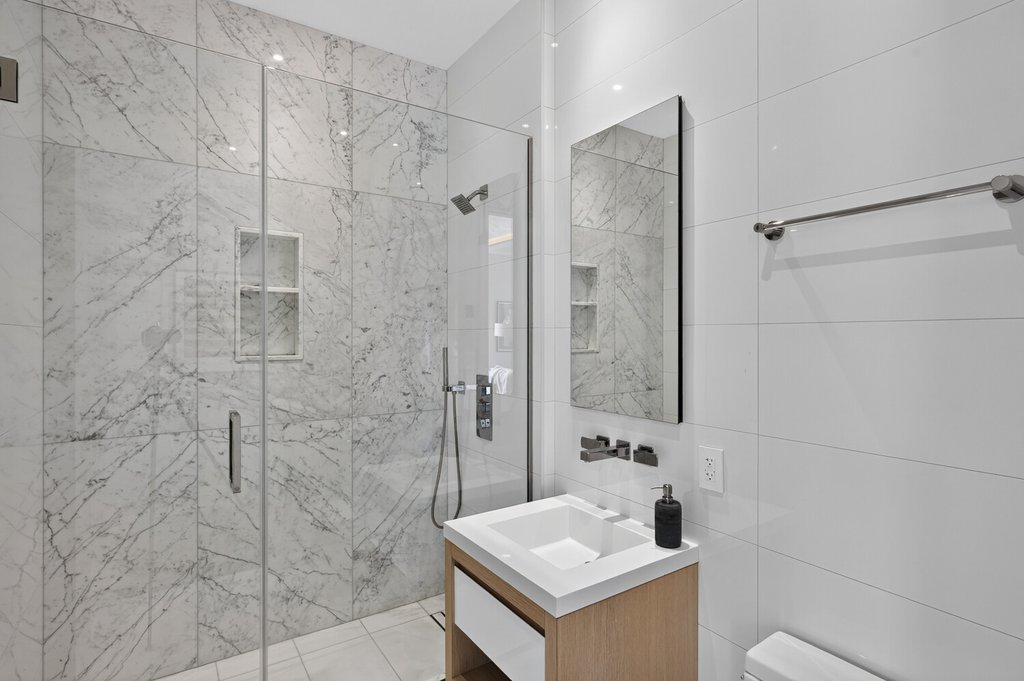 305 East 61st Street, Unit 702 photo 12
