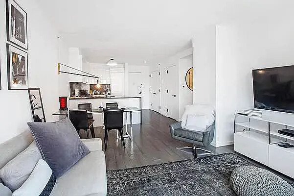 385 First Avenue, Unit 11D photo 2