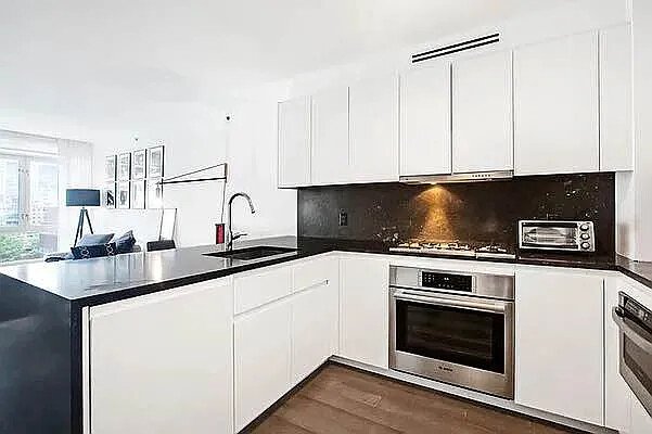 385 First Avenue, Unit 11D photo 4