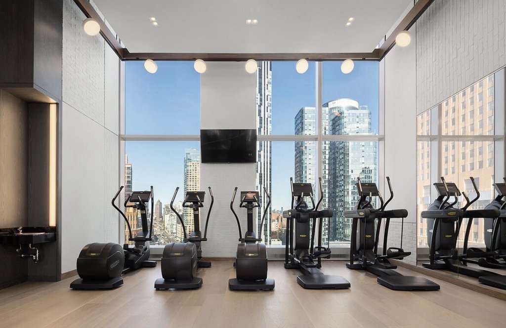 1 City Point, Unit 16D photo 26