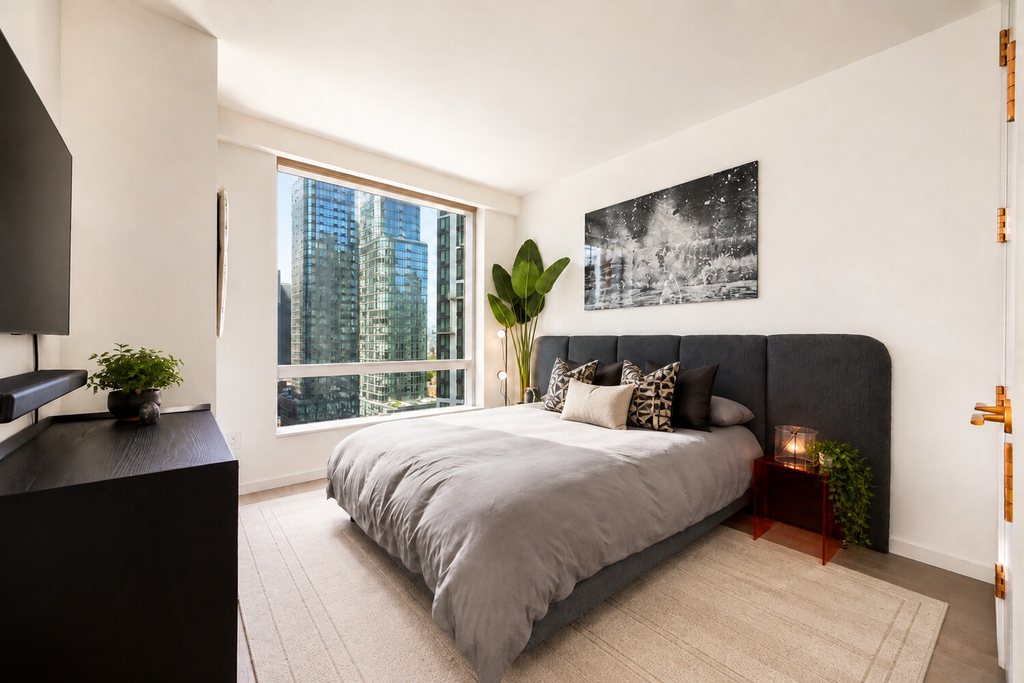 1 City Point, Unit 16D photo 4
