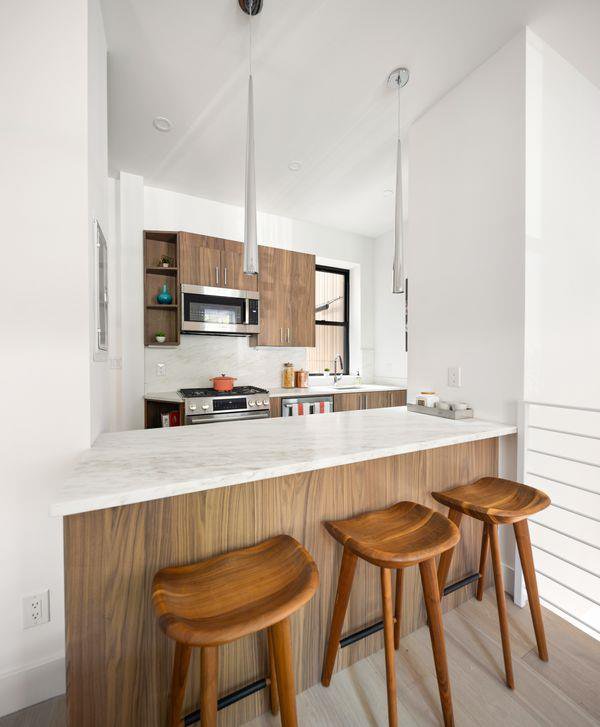 40 Stuyvesant Street, Unit 2 photo 4