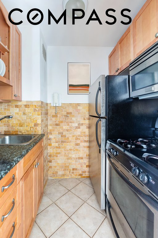 288 Lexington Avenue, Unit 5G photo 6