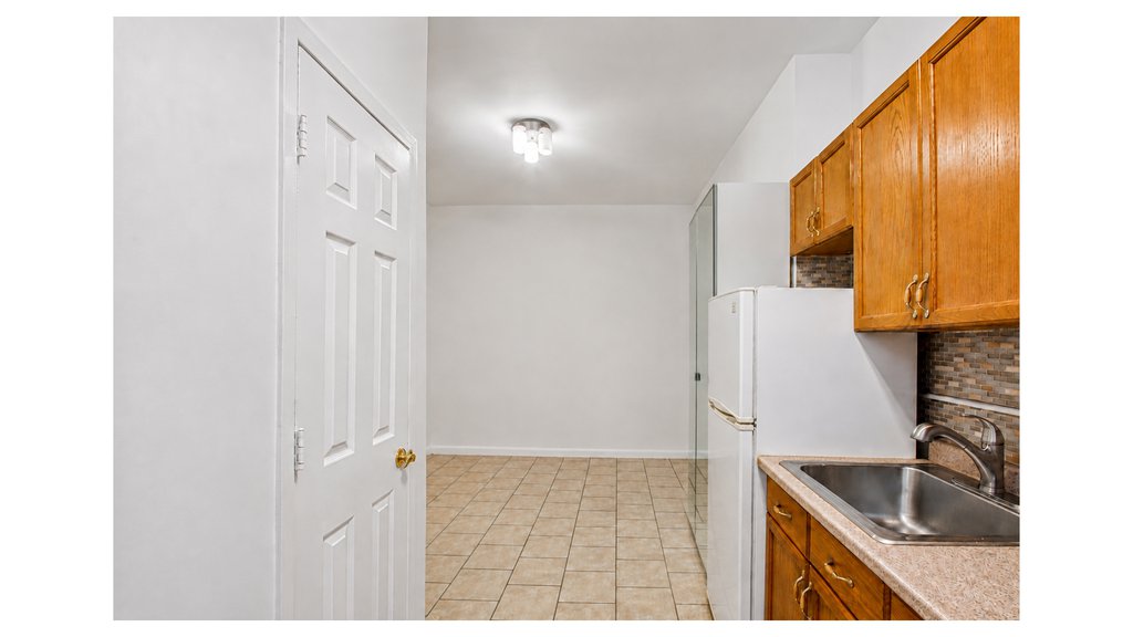 2146 Cortelyou Road, Unit 1R photo 7
