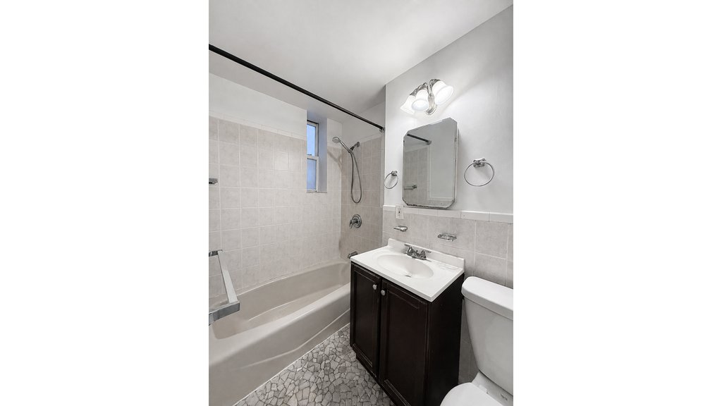 2146 Cortelyou Road, Unit 1R photo 9