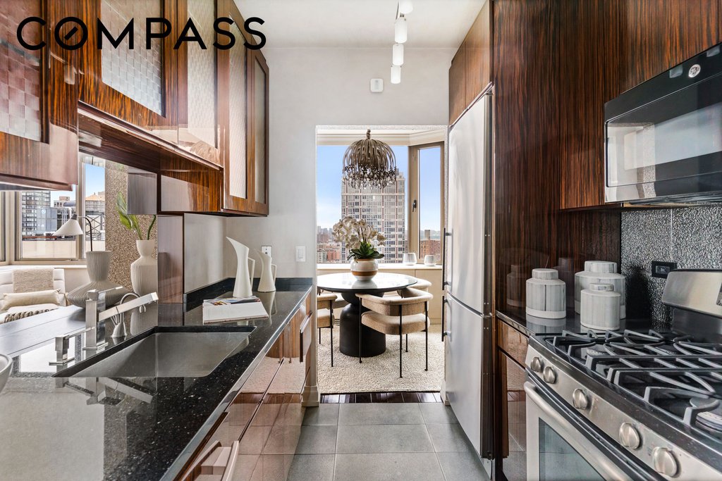 400 East 90th Street, Unit 23B photo 8