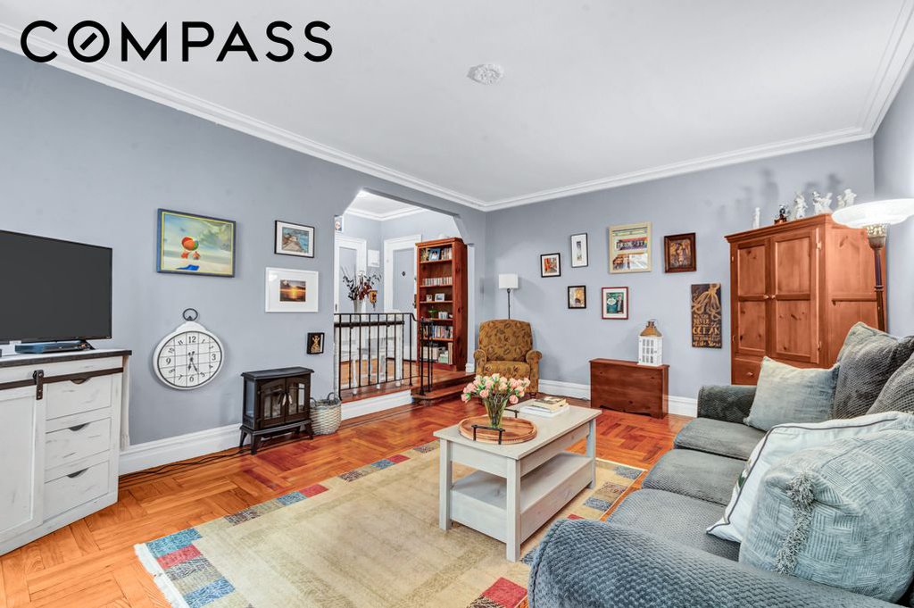 350 Cabrini Boulevard, Unit 6N photo 2