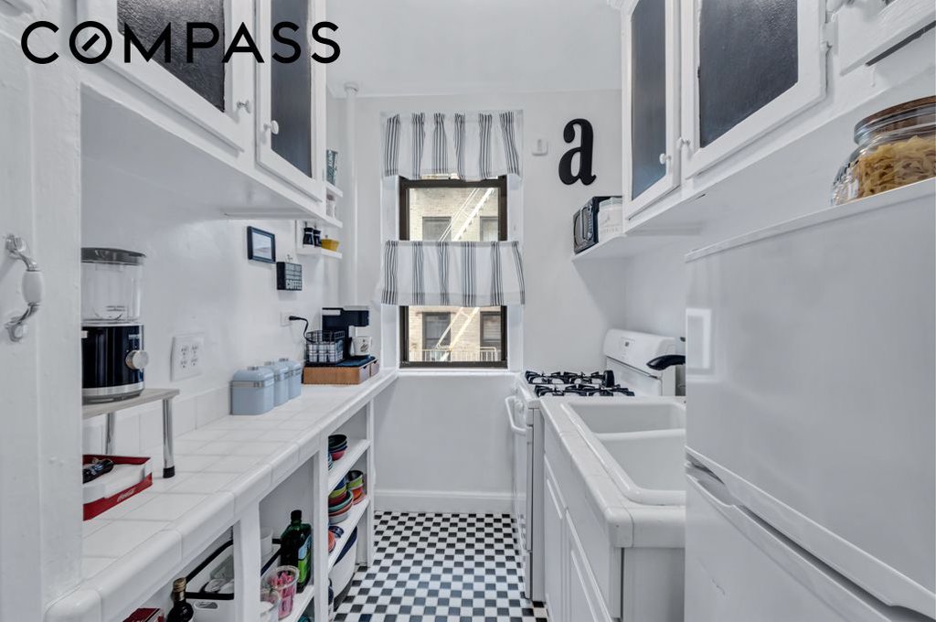 350 Cabrini Boulevard, Unit 6N photo 5