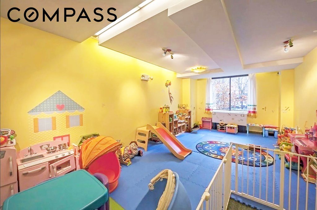 300 Rector Place, Unit 4E photo 8