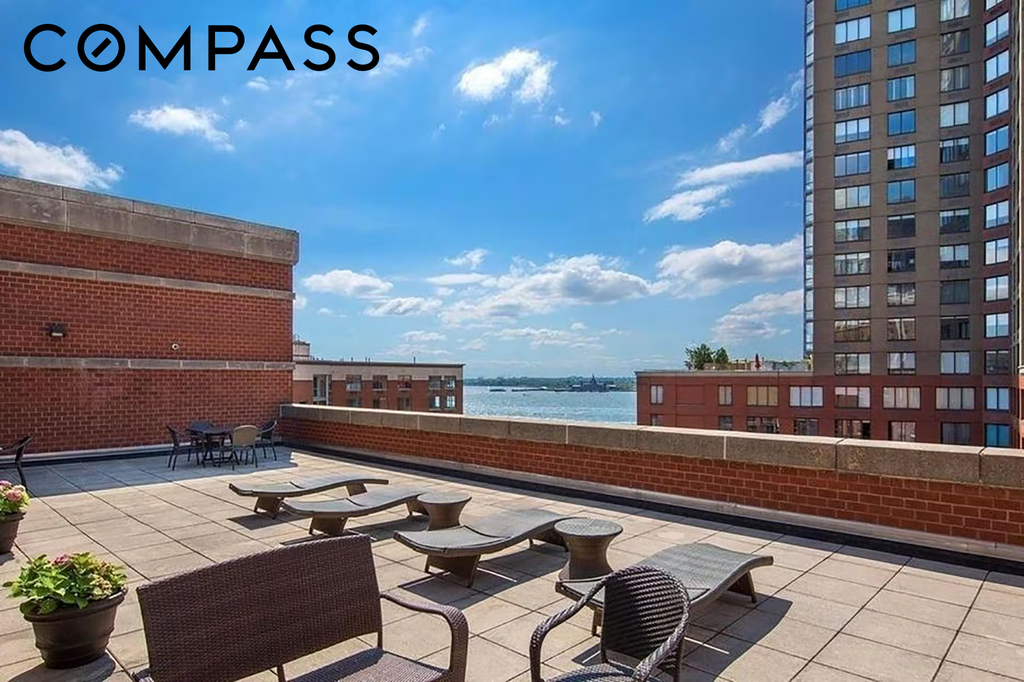 300 Rector Place, Unit 4E photo 6