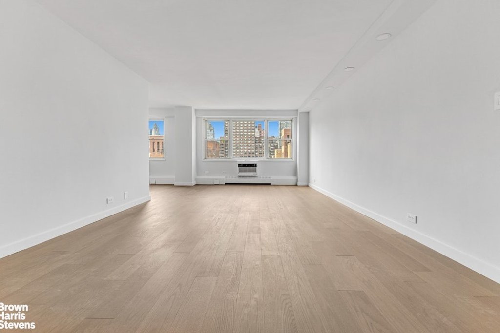 1175 York Avenue, Unit 17M photo 3