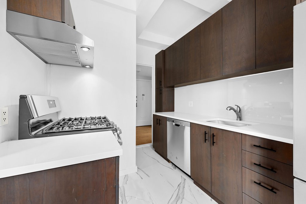340 West 57th Street, Unit 18B photo 6