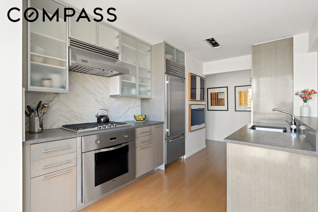 200 Chambers Street, Unit 21E photo 6