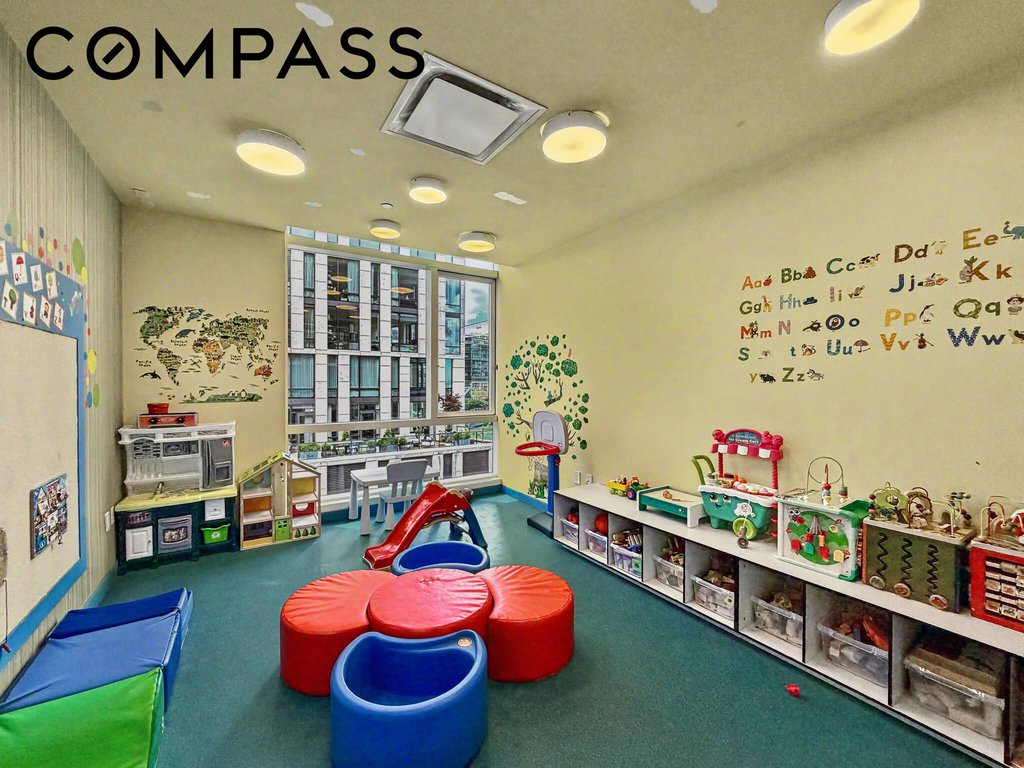 200 Chambers Street, Unit 21E photo 15