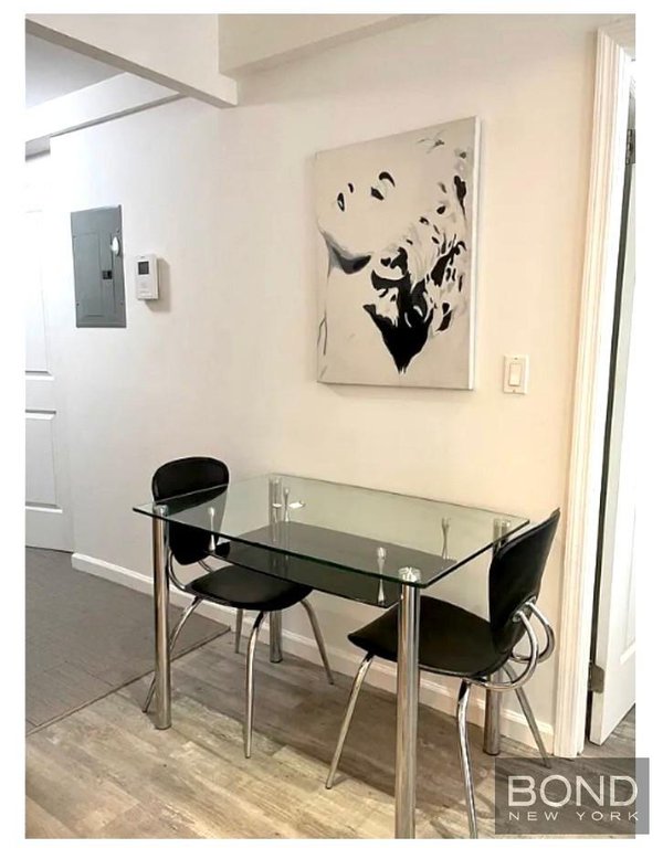521 West 48th Street, Unit 2D photo 3