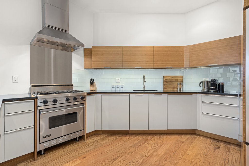 105 Fifth Avenue, Unit 4A photo 4