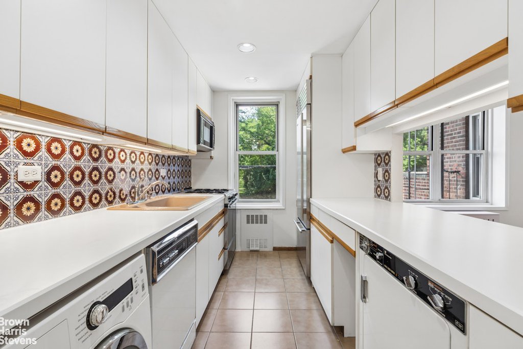 5601 Riverdale Avenue, Unit 2E photo 9