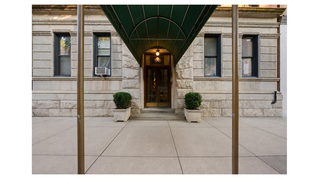 96 Perry Street, Unit B5C