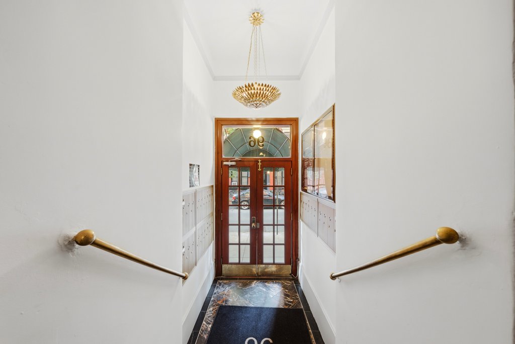 96 Perry Street, Unit B5C photo 7