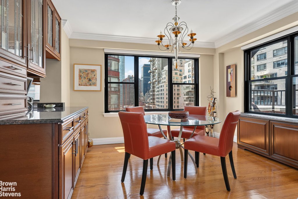 301 East 64th Street, Unit 16B photo 2
