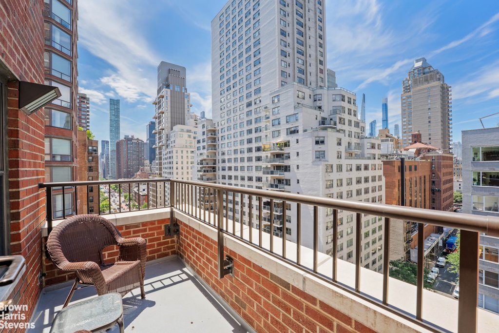 301 East 64th Street, Unit 16B photo 3