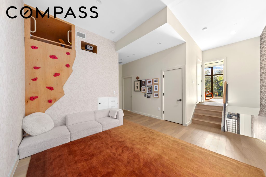 1080 Lorimer Street, Unit 1F photo 16