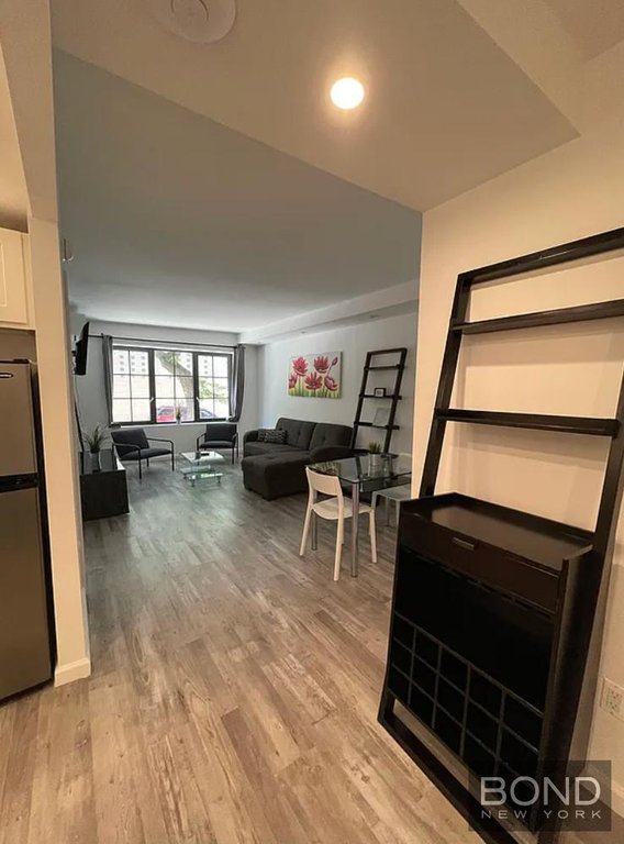433 West 53rd Street, Unit 1A