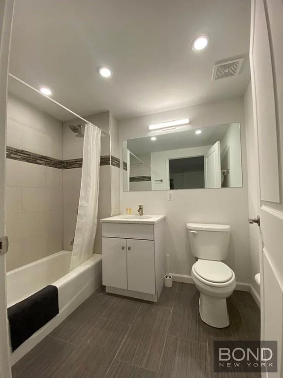 433 West 53rd Street, Unit 1A photo 3