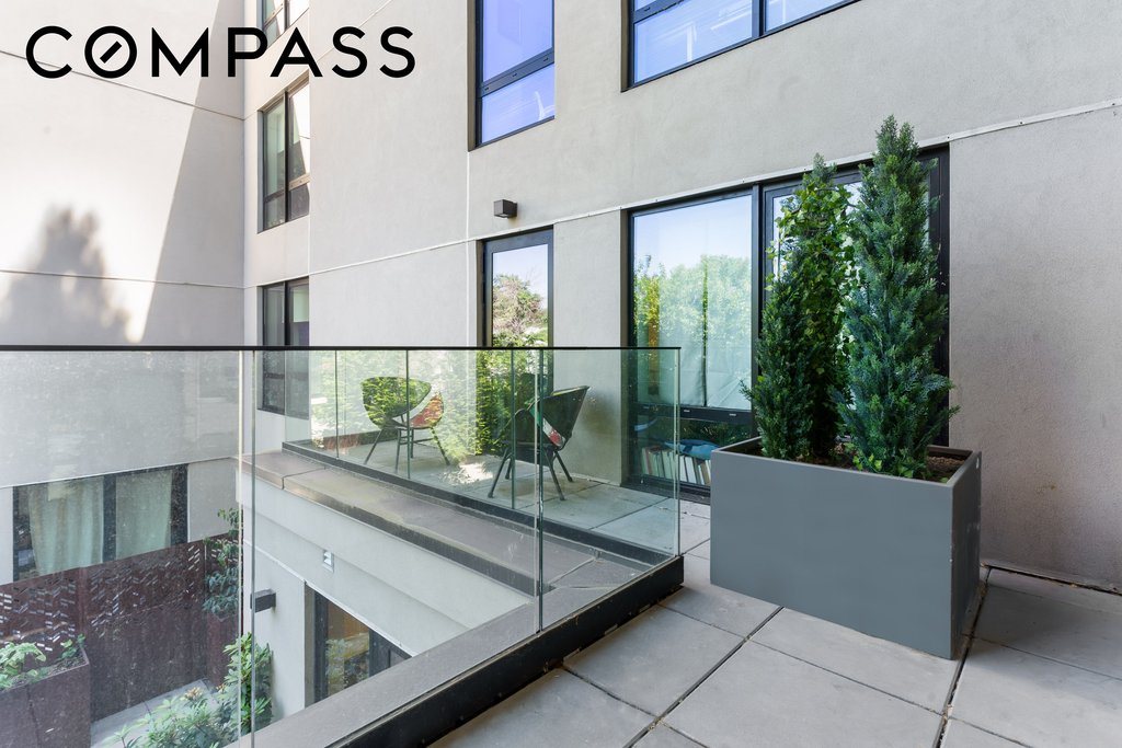 435 Tompkins Avenue, Unit 303 photo 7