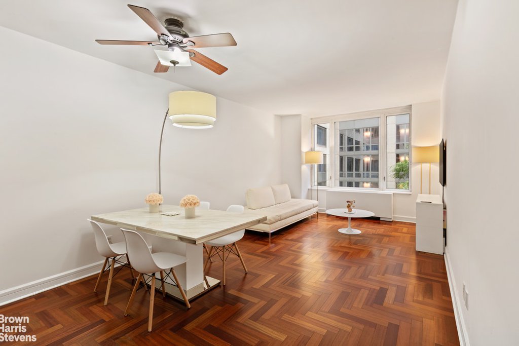 220 Riverside Boulevard, Unit 4B