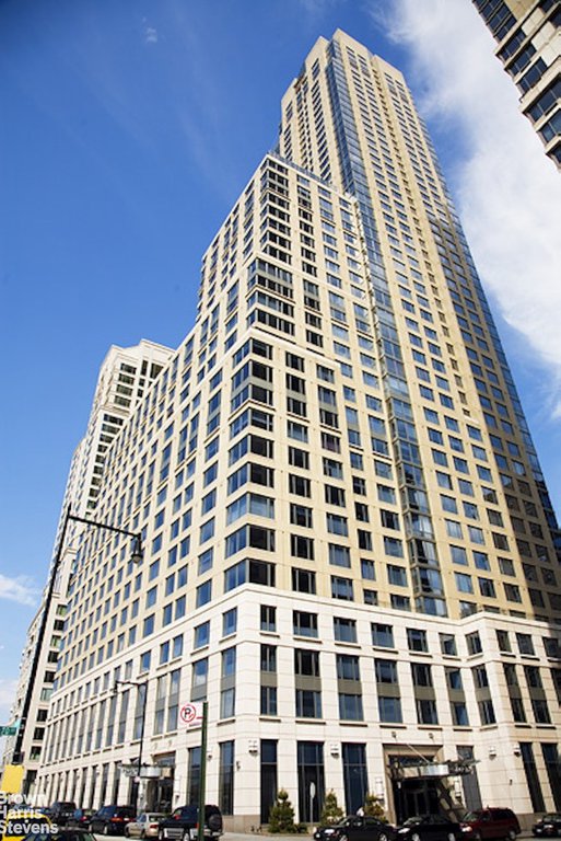 220 Riverside Boulevard, Unit 4B photo 13