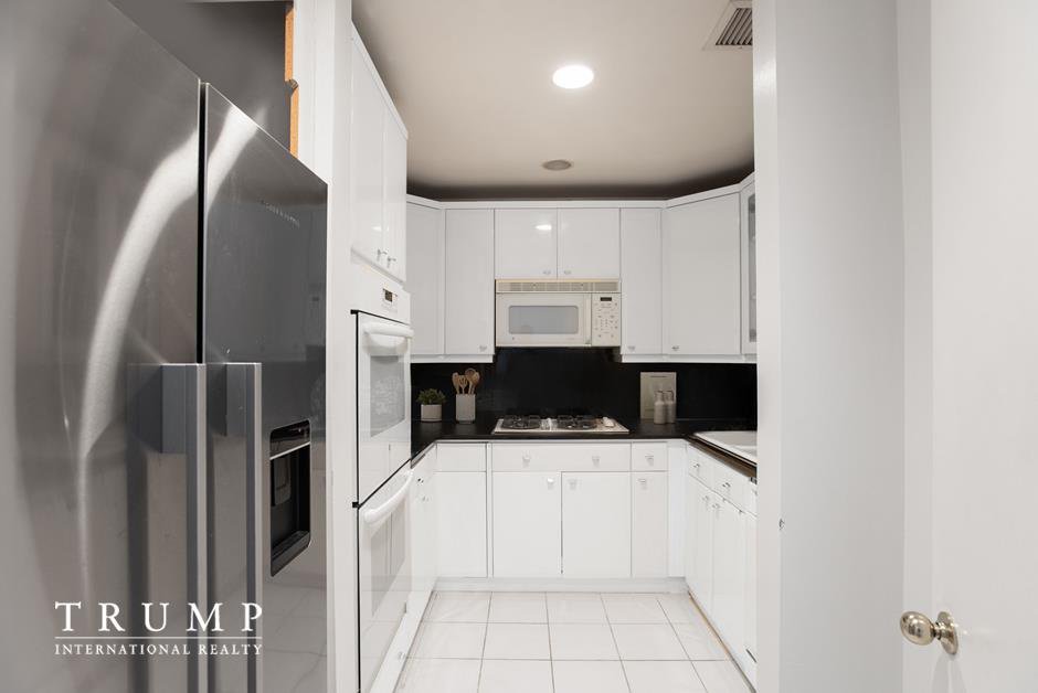 1 Central Park West, Unit 24C photo 3