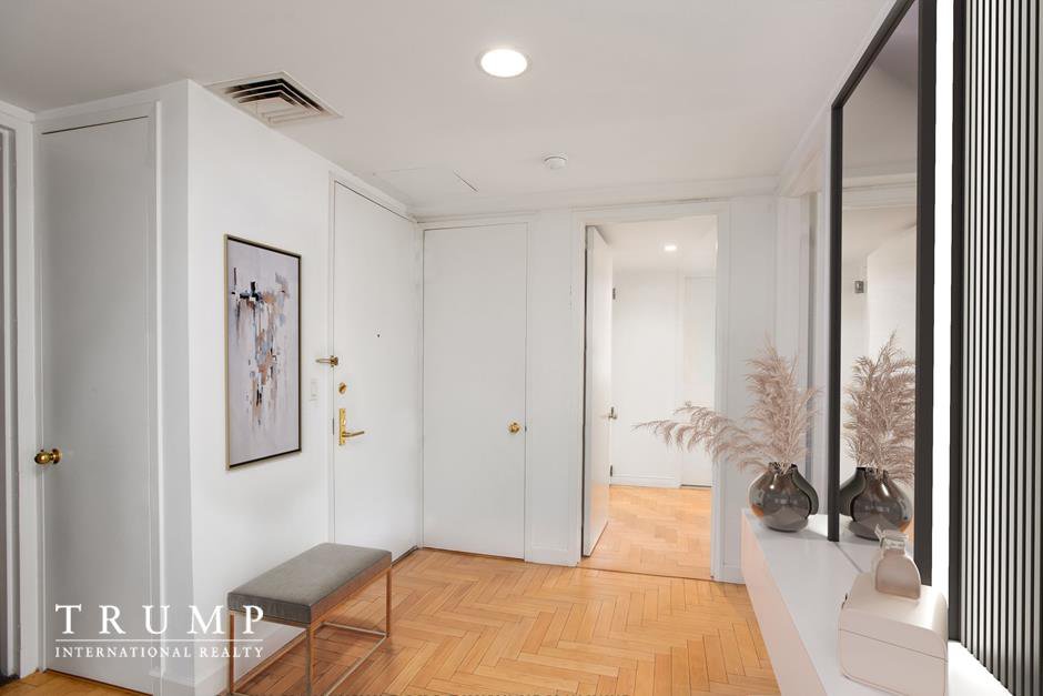 1 Central Park West, Unit 24C photo 4