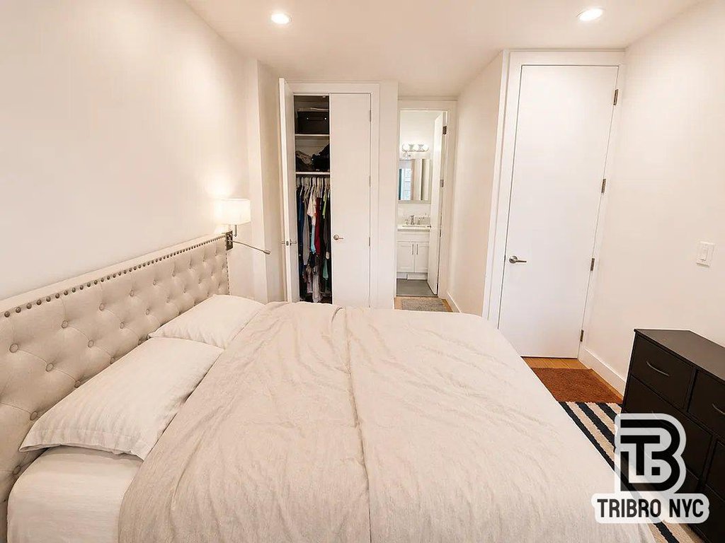 465 Eastern Parkway, Unit 2 photo 3