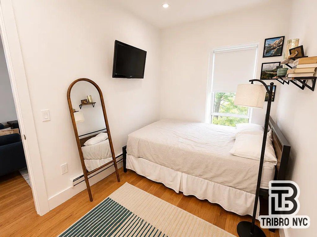 465 Eastern Parkway, Unit 2 photo 5