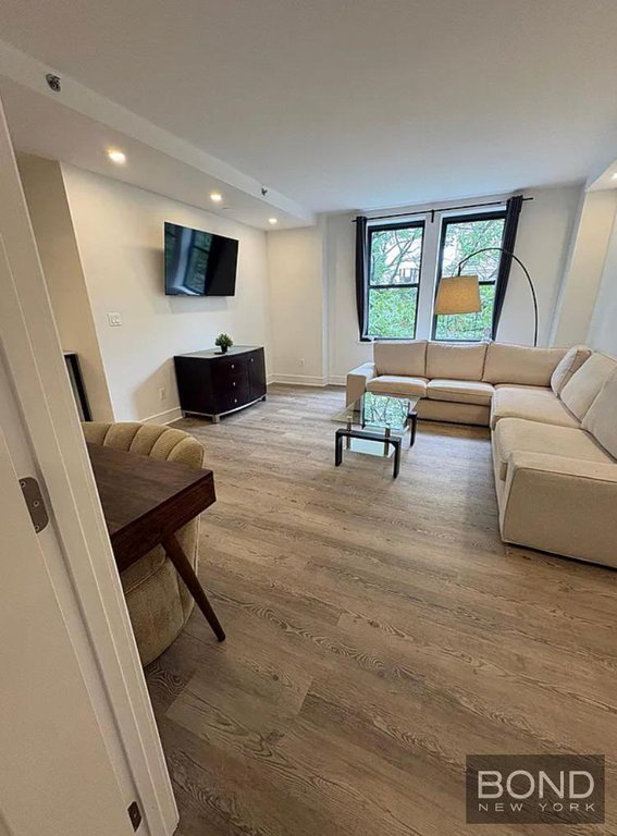 45 West 81st Street, Unit 6I photo 3