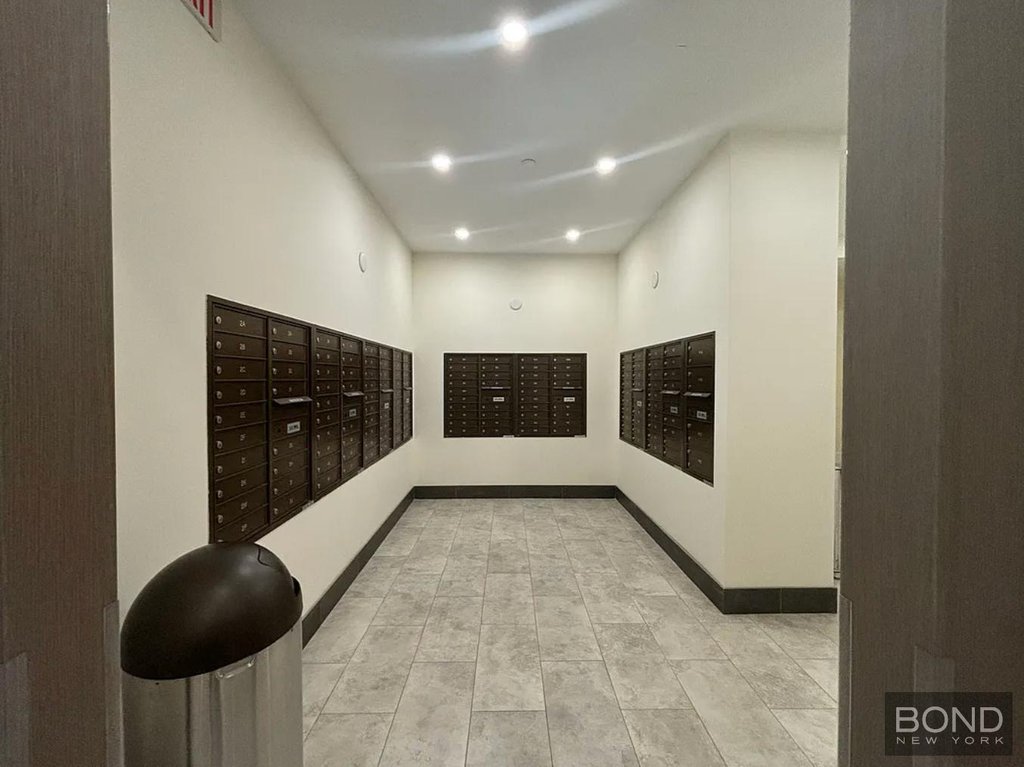 45 West 81st Street, Unit 6I photo 9