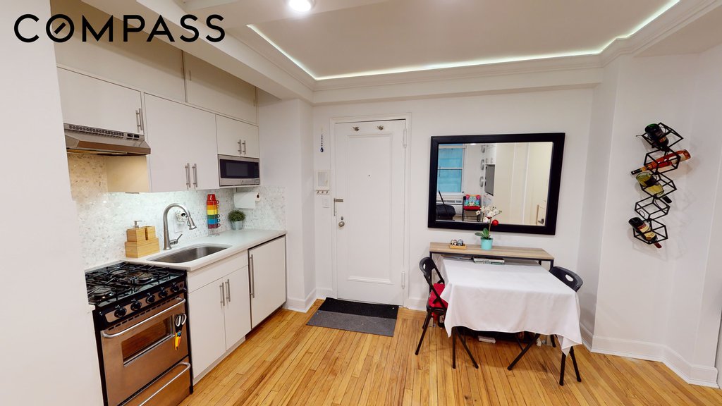 155 East 49th Street, Unit 1C photo 3