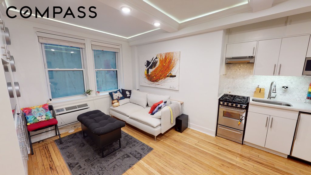 155 East 49th Street, Unit 1C photo 4