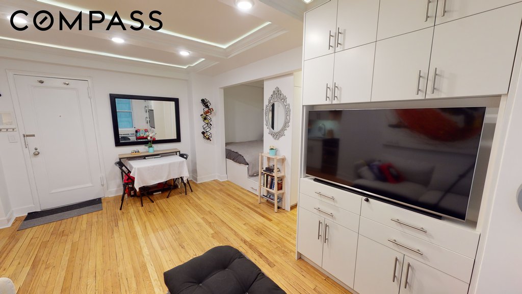 155 East 49th Street, Unit 1C photo 5